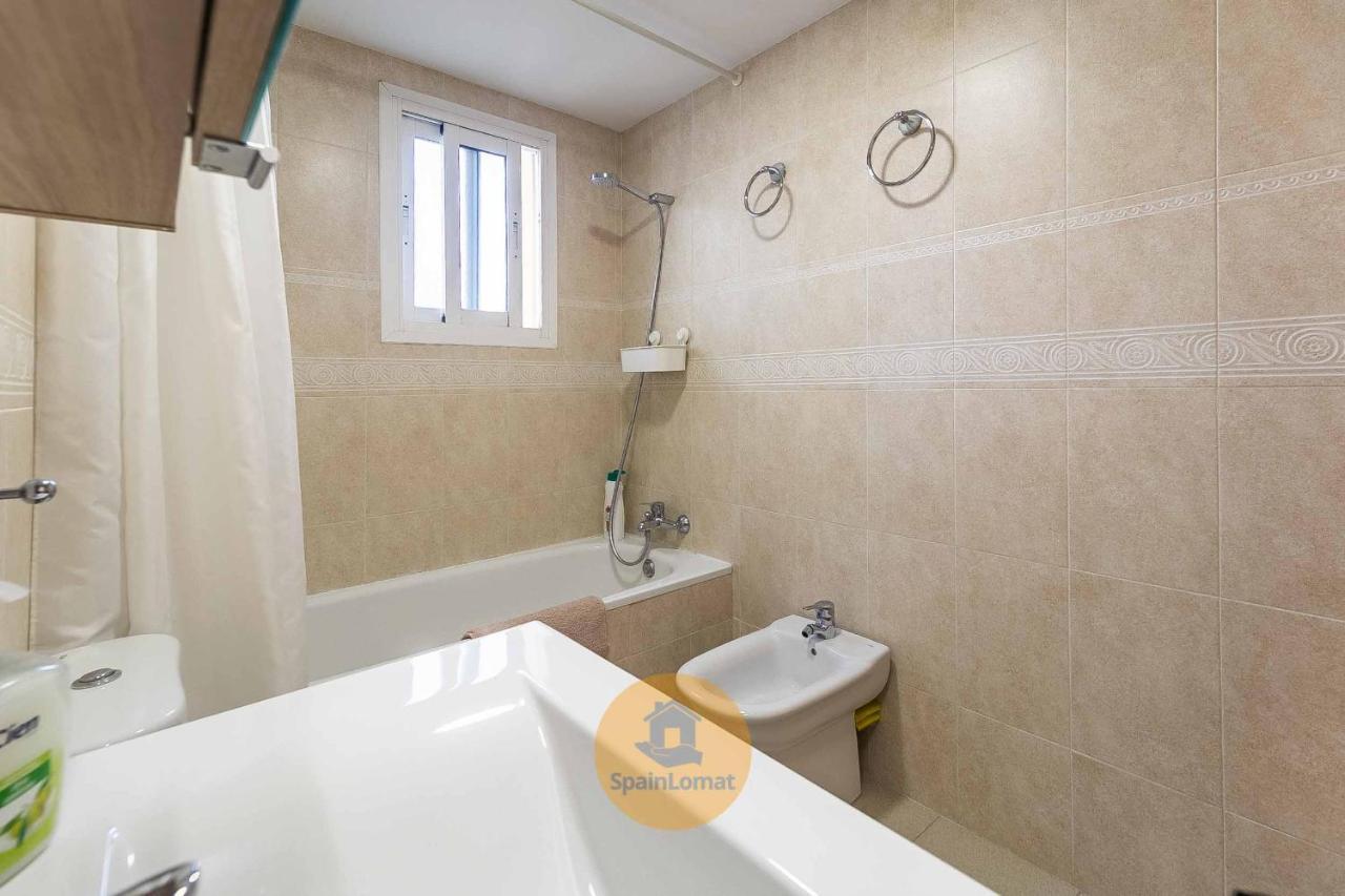 Nice 2 Bedroom Apartment For Family In Los Pacos Фуэнхирола Экстерьер фото