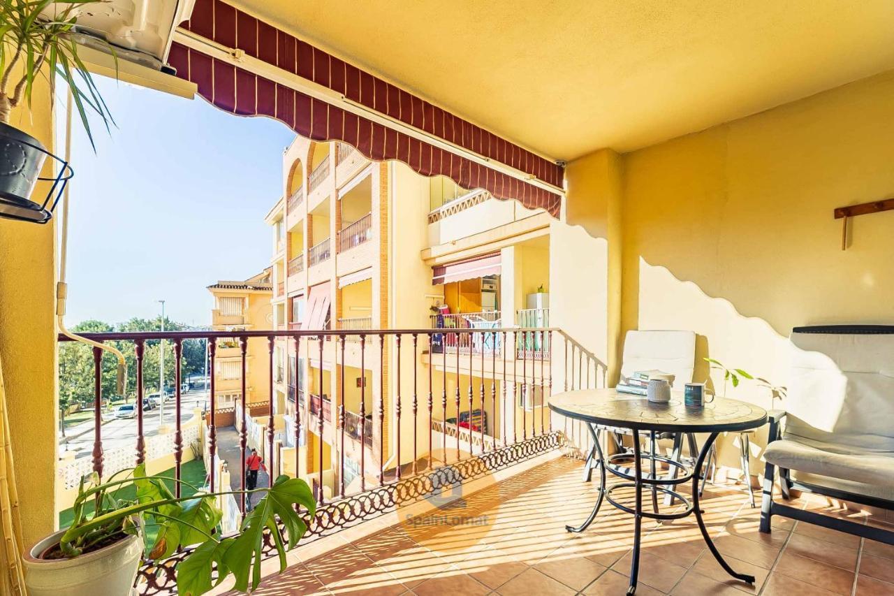 Nice 2 Bedroom Apartment For Family In Los Pacos Фуэнхирола Экстерьер фото