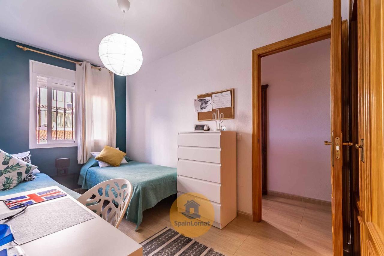 Nice 2 Bedroom Apartment For Family In Los Pacos Фуэнхирола Экстерьер фото